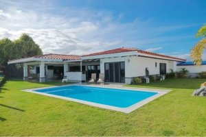 Casa remodelada en venta en Vista Mar, San Carlos