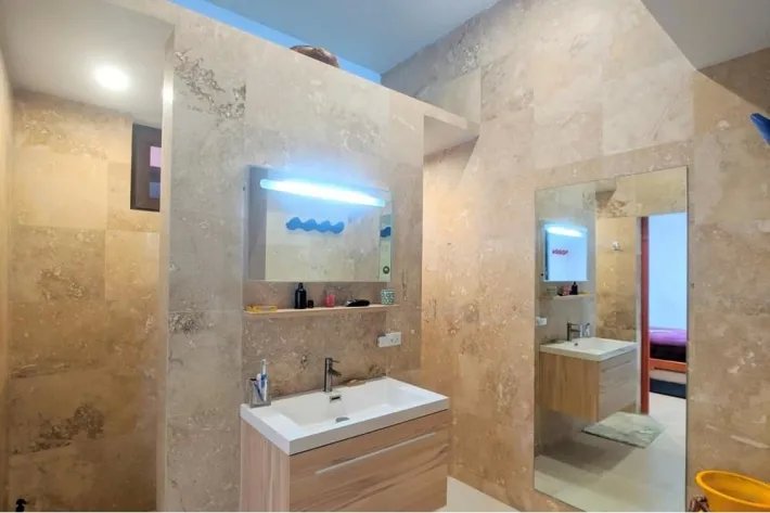 for rent beachfront apartment located in nueva gorgona, Panama o este