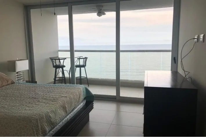 Venta de apartamentos con vista al mar en Nueva Gorgona