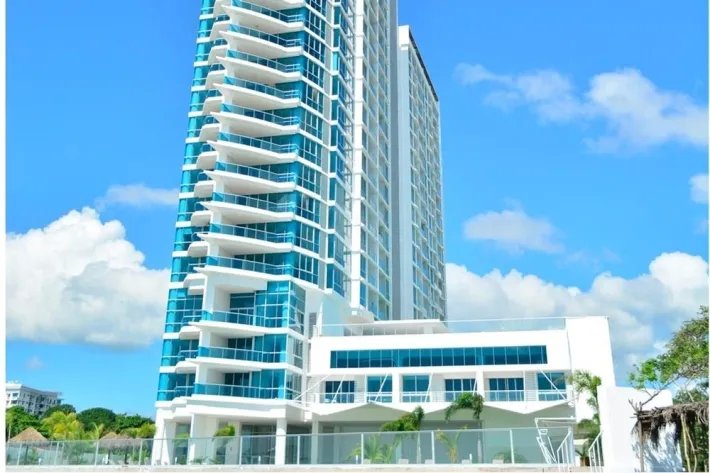 Venta de apartamento con vista al mar en PH Royal Palm, Nueva Gorgona,...