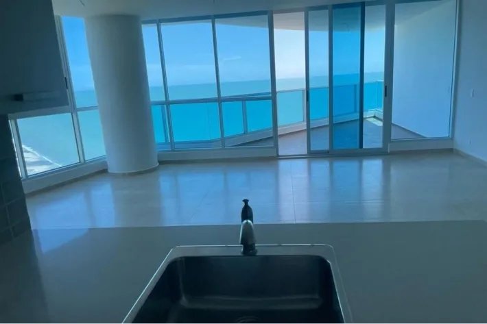 Venta de apartamento con vista al mar en PH Royal Palm, Nueva Gorgona,...