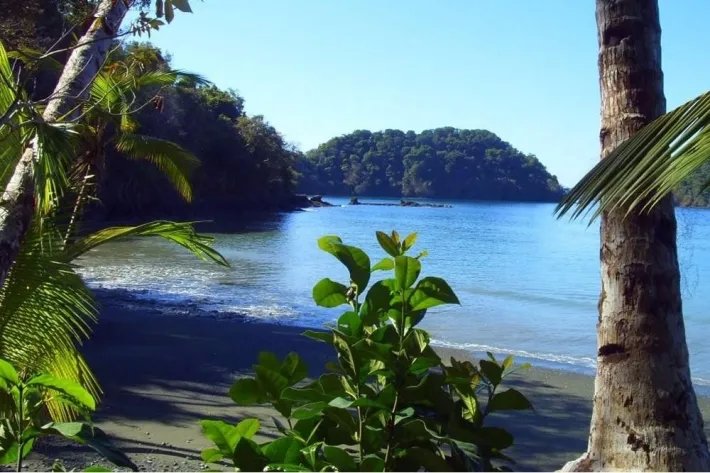 Fully Titled spectacular 27ha, 1.3 km ocean front property near Pixvae, Coiba