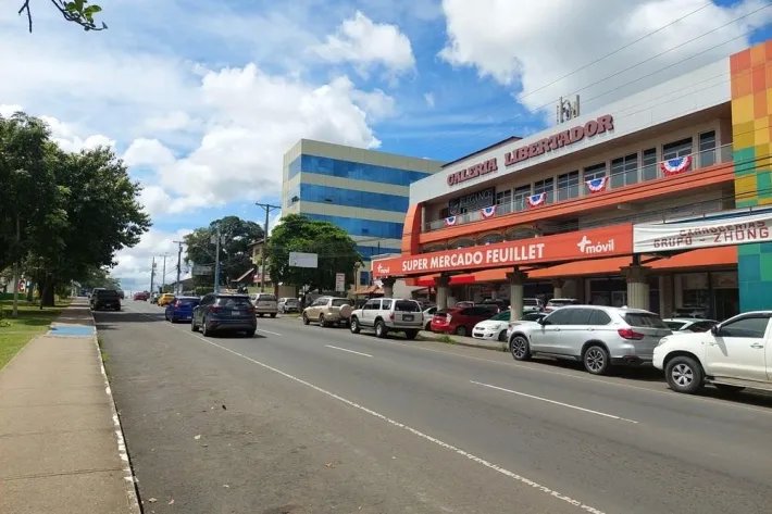 Se vende casa comercial de esquina en la Chorrera, Panamá Oeste