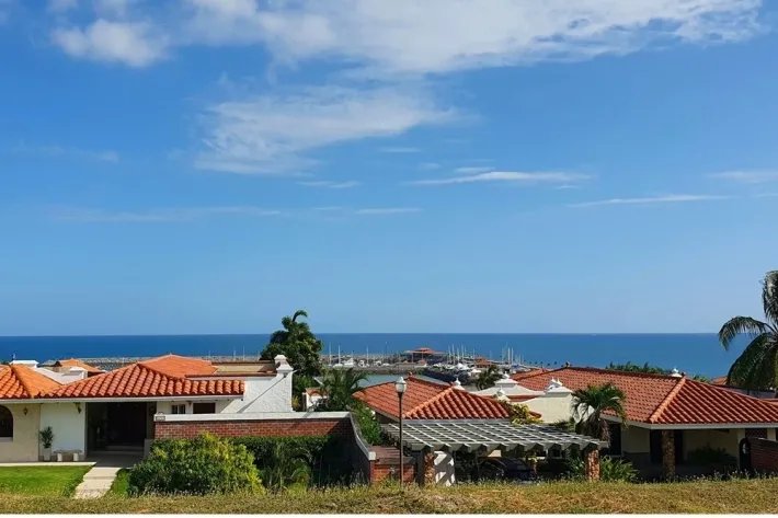 Se vende casa de playa con vista al mar en San Carlos, Panamá Oeste