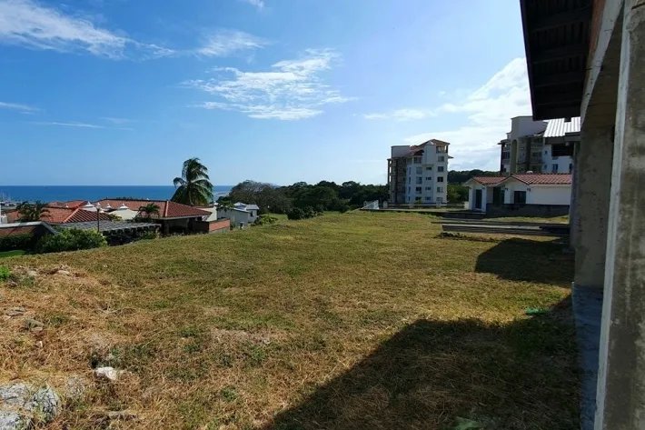 Beach house for sale with ocean view in San Carlos, West Panama