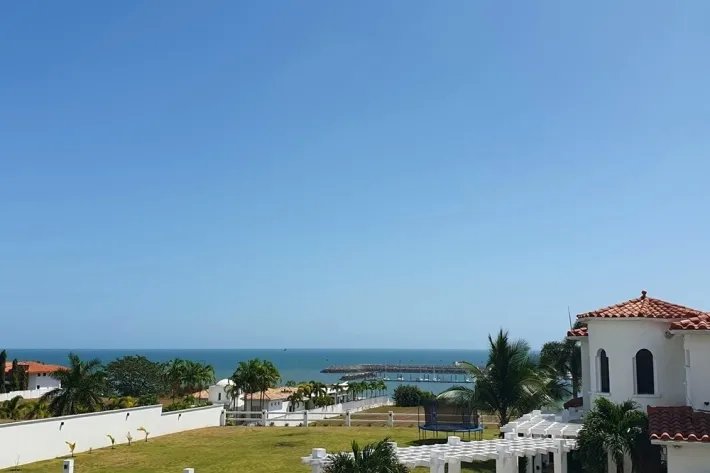 Beach house for sale with ocean view in San Carlos, West Panama