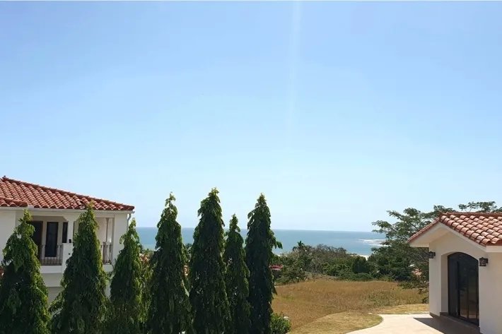 Beach house for sale with ocean view in San Carlos, West Panama