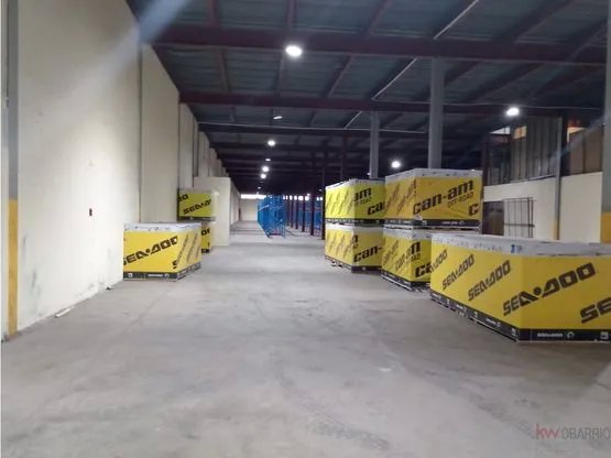 Warehouse For Rent in France Field