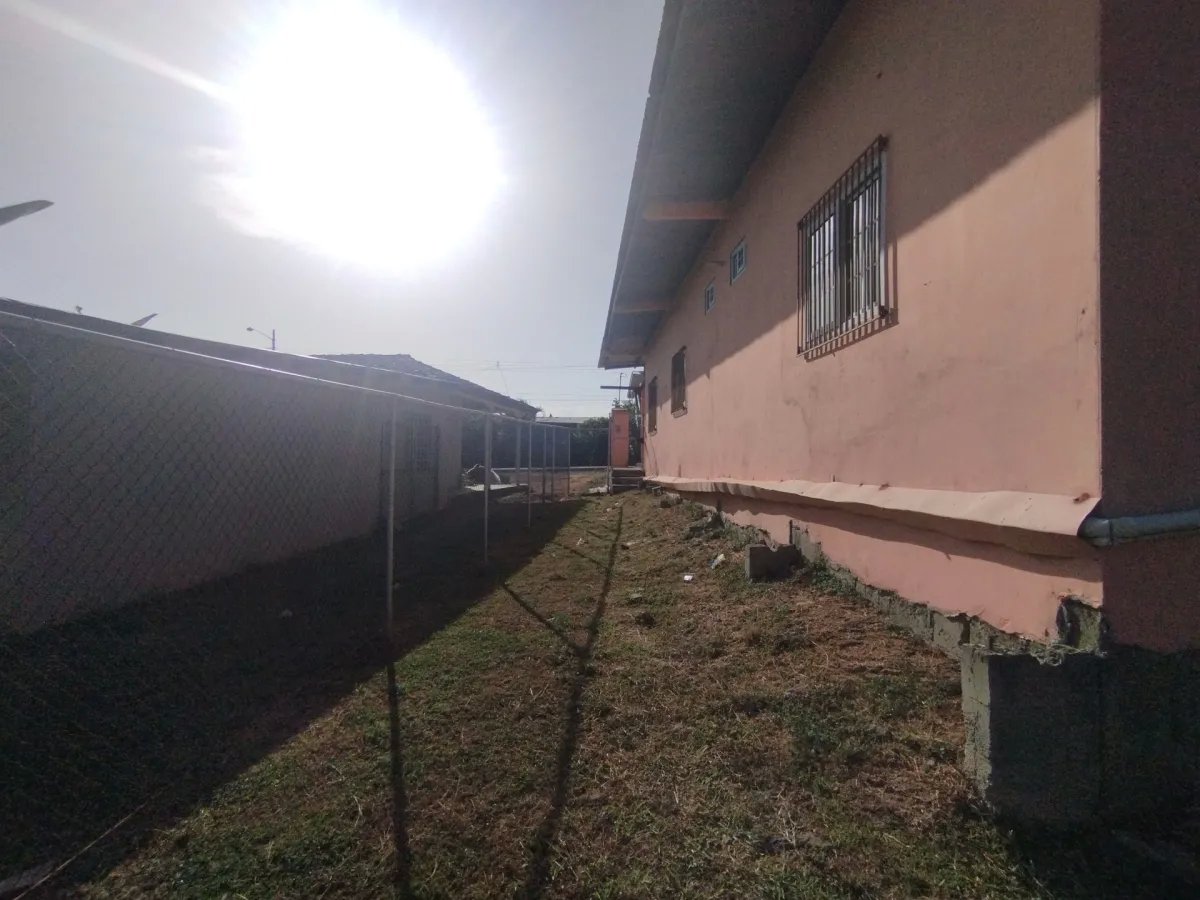 Se alquila casa en Pedasí