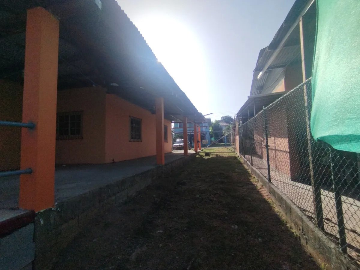 Se alquila casa en Pedasí