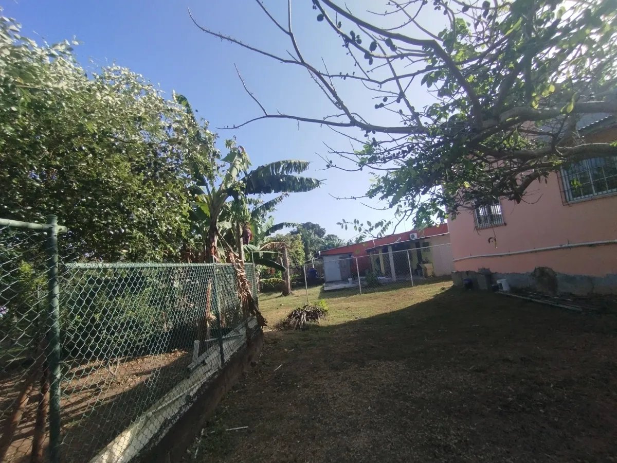 Se alquila casa en Pedasí
