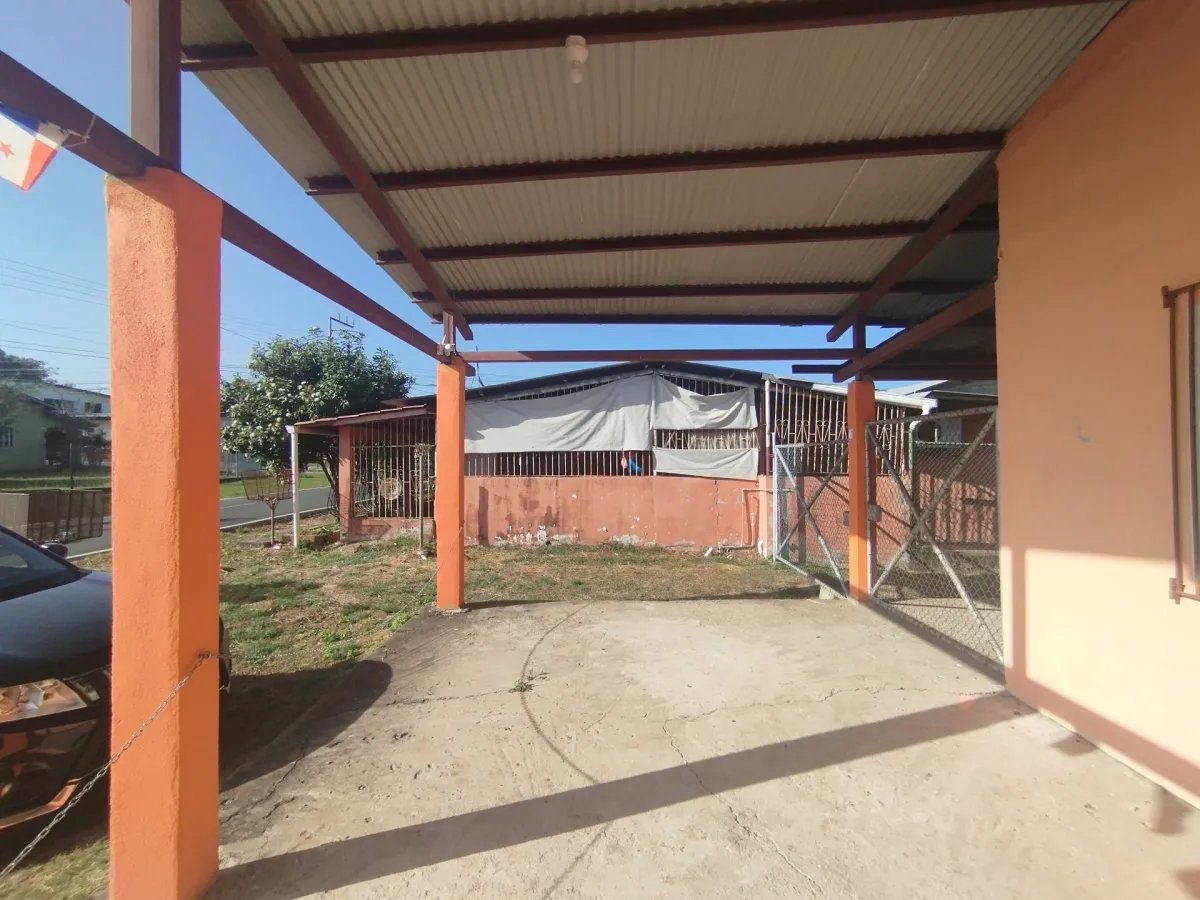 Se alquila casa en Pedasí