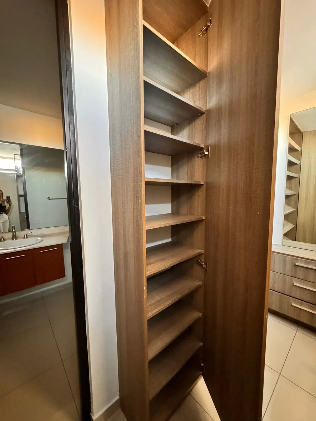 Se Vende Apartamento en Alta Vista Towers