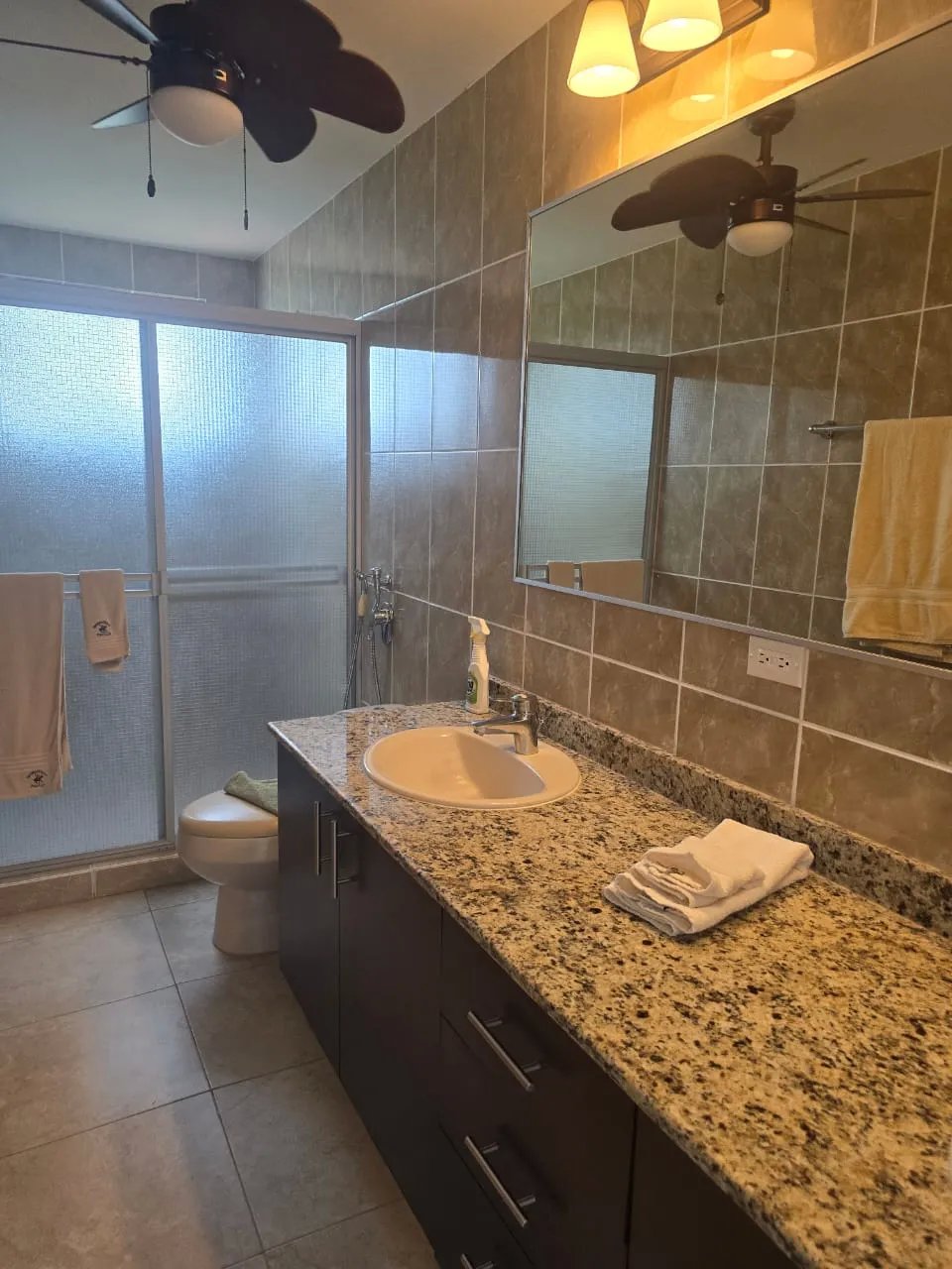 SE VENDE HERMOSO APARTAMENTO EN P.H. BILTMORE