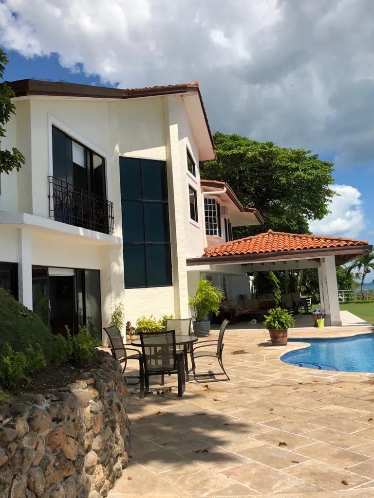 Alquiler de Residencia en Costa Esmeralda