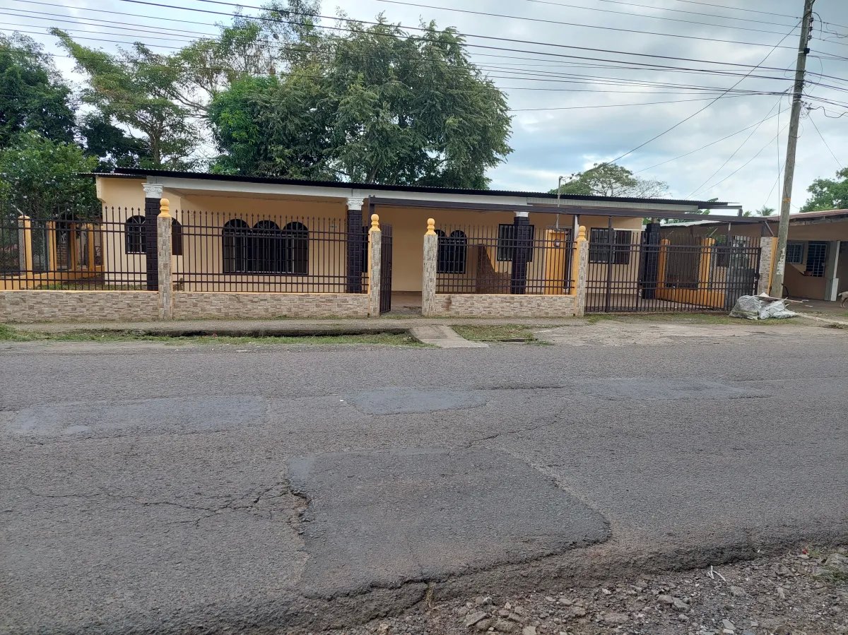 Vendo casa en Via Principal La Mitra Chorrera