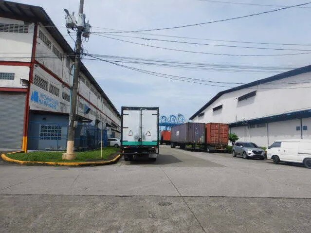 Bodega en Venta en la Zona Libre de Colón