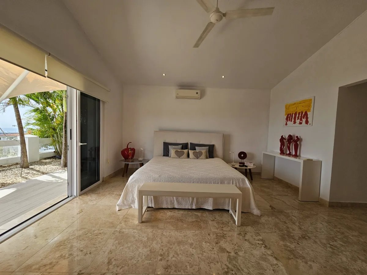 Venta de Lujosa Casa en Vista Mar, San Carlos, Panamá