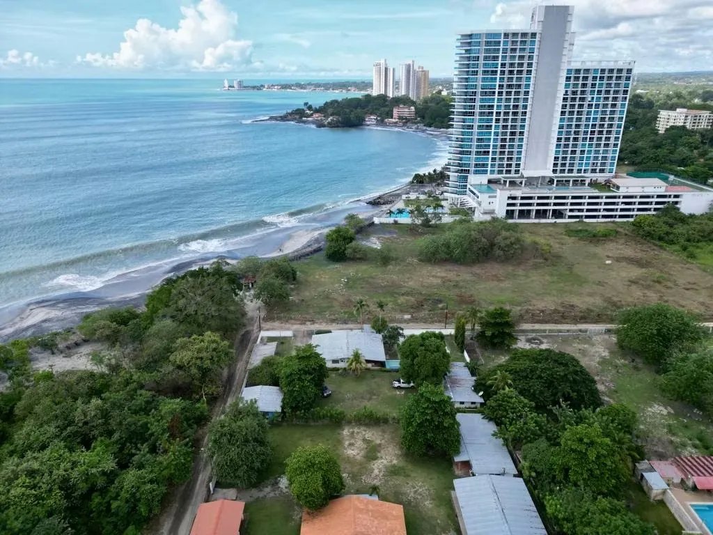 Se vende Casa de playa en Gorgona, Panamá Oeste
