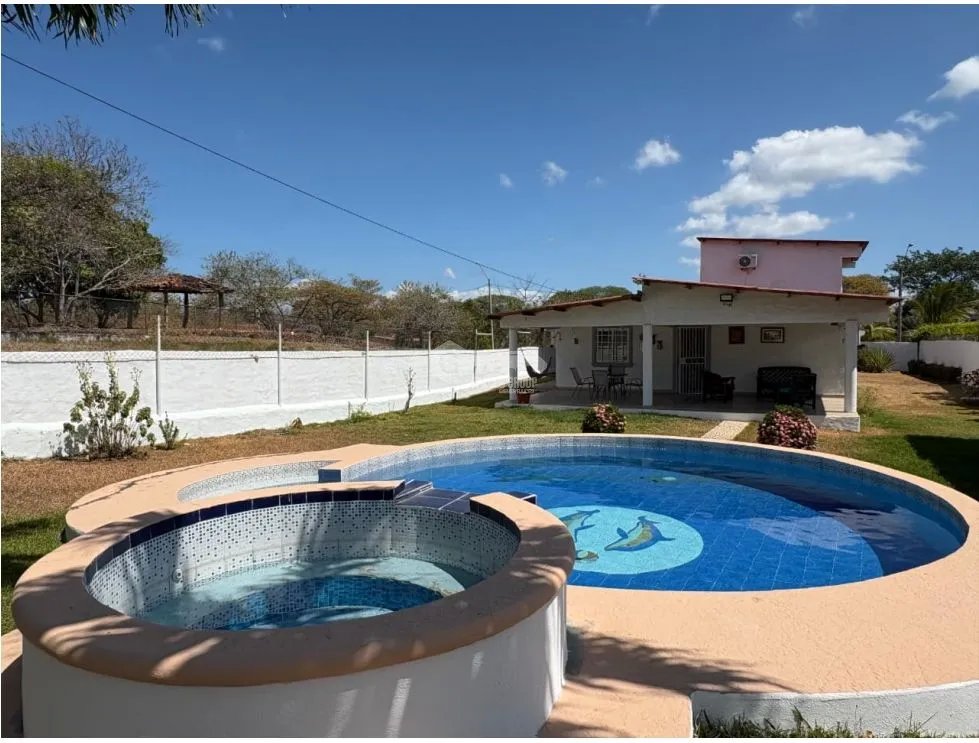 SE VENDE CASA DE PLAYA EN COSTA ESMERALDA DE 802M CON PISCINA