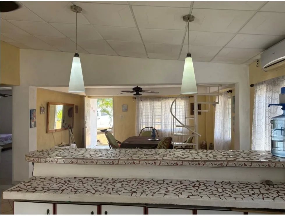 SE VENDE CASA DE PLAYA EN COSTA ESMERALDA DE 802M CON PISCINA