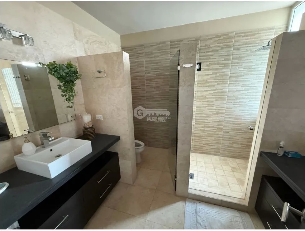 SE VENDE APARTAMENTO EN SAN CARLOS PH RIO MAR CON VISTA AL MAR