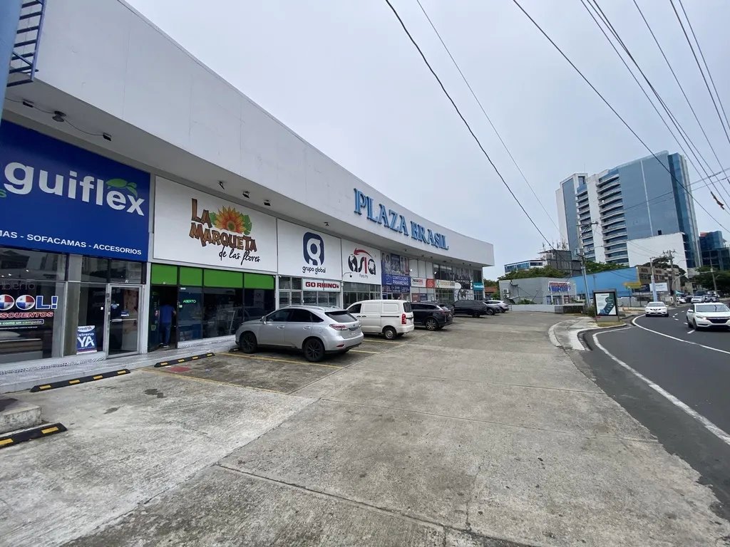 194 m² Commercial Space for Rent on Vía Brasil