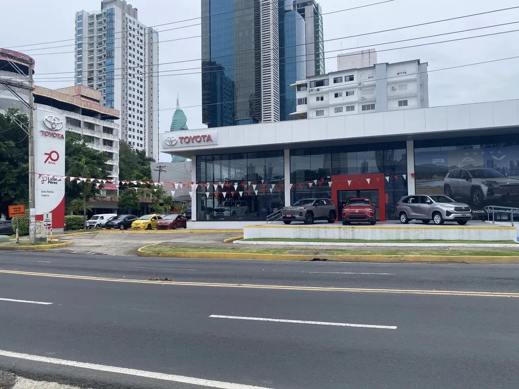 194 m² Commercial Space for Rent on Vía Brasil