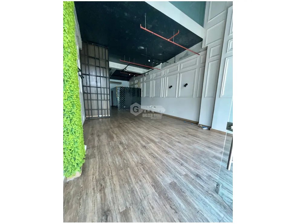 LOCAL COMERCIAL / VIA PORRAS / 90M / PLANTA BAJA / TERRAZA