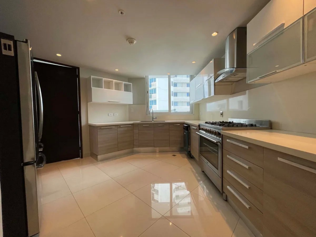 Venta de Exclusivo Apartamento Amoblado en Costa del Este en The Regent