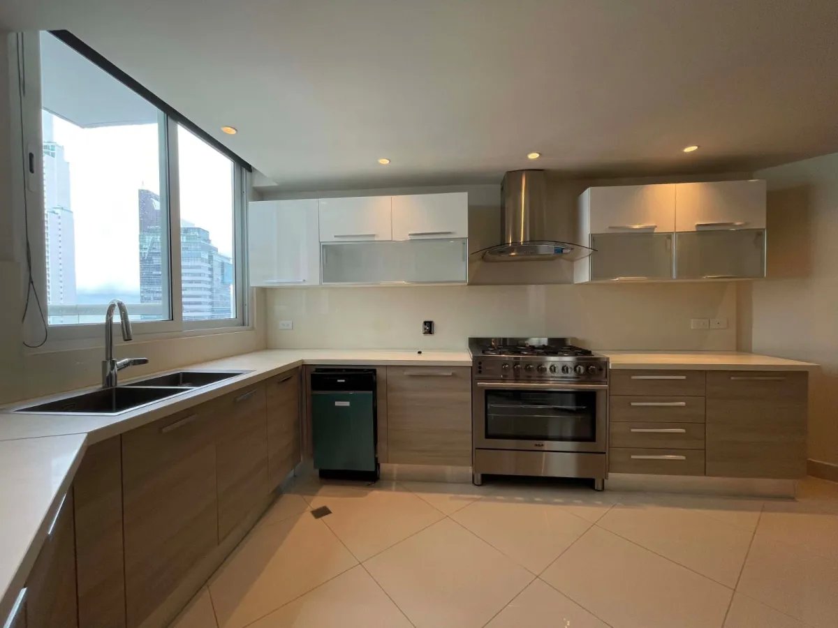 Venta de Exclusivo Apartamento Amoblado en Costa del Este en The Regent