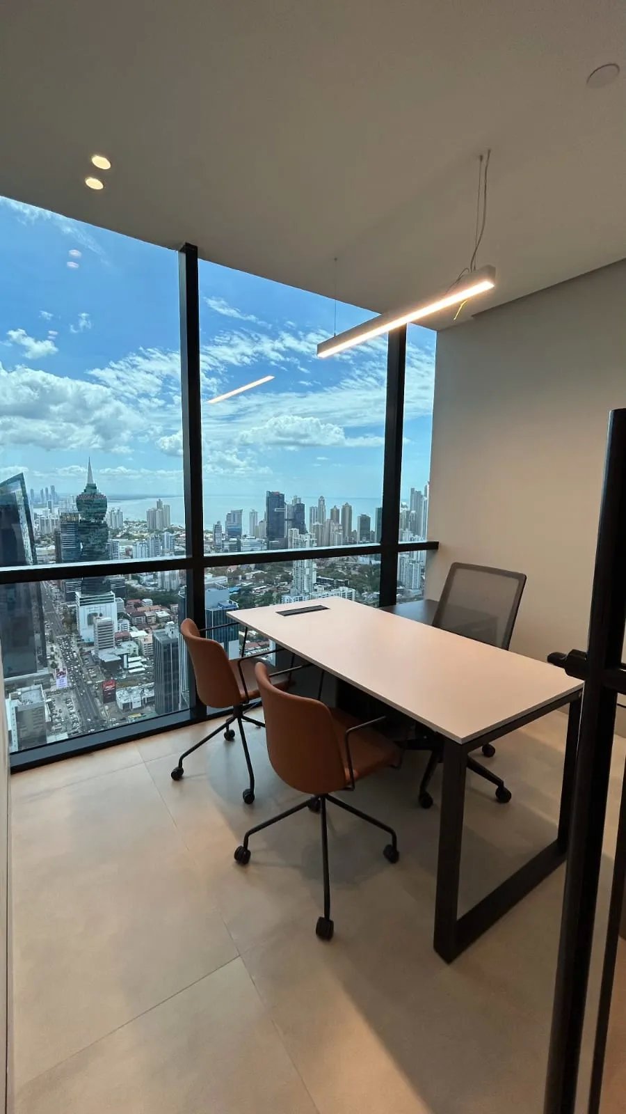 Oficina amoblada en alquiler  Towerbank | Calle 50