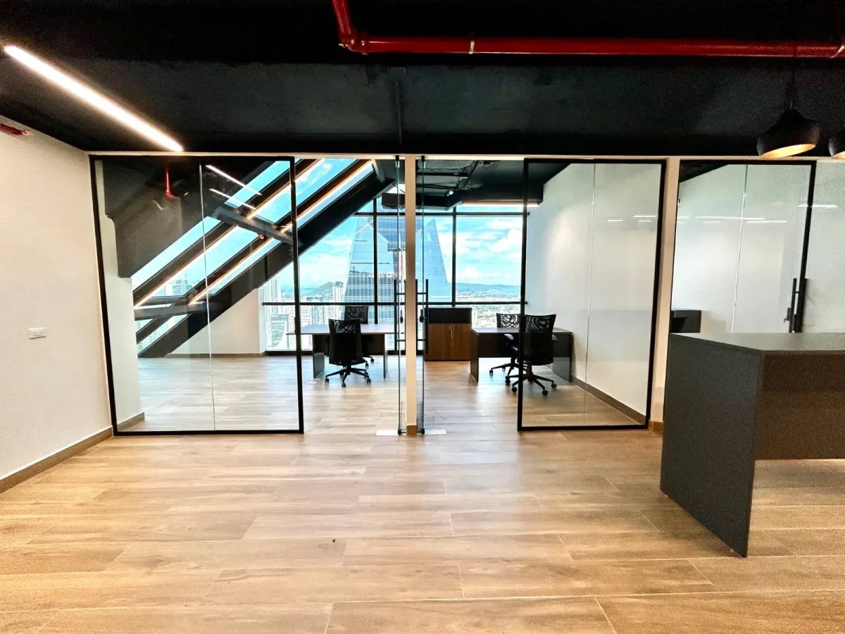 Oficina amoblada en alquiler  Towerbank | Calle 50