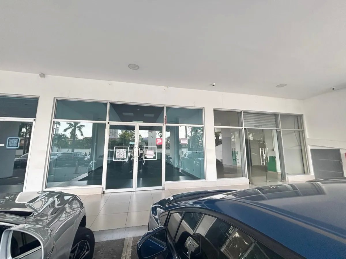 Local comercial en Alquiler en Costa del Este