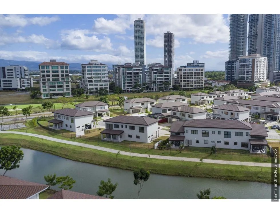 Venta de casa en Santa Maria