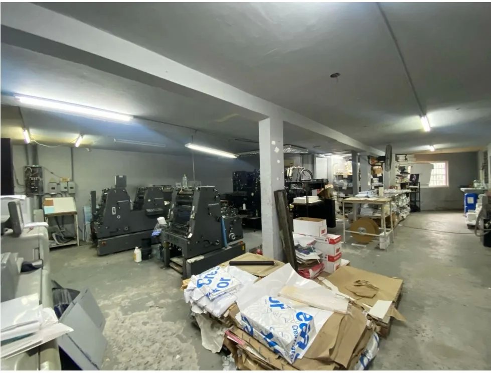 LOCAL COMERCIAL / VIA TRANSISMICA / 576.78M2 / 3 DIVISIONES