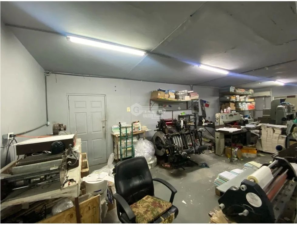 LOCAL COMERCIAL / VIA TRANSISMICA / 576.78M2 / 3 DIVISIONES