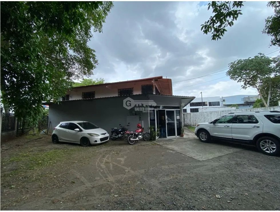 LOCAL COMERCIAL / VIA TRANSISMICA / 576.78M2 / 3 DIVISIONES