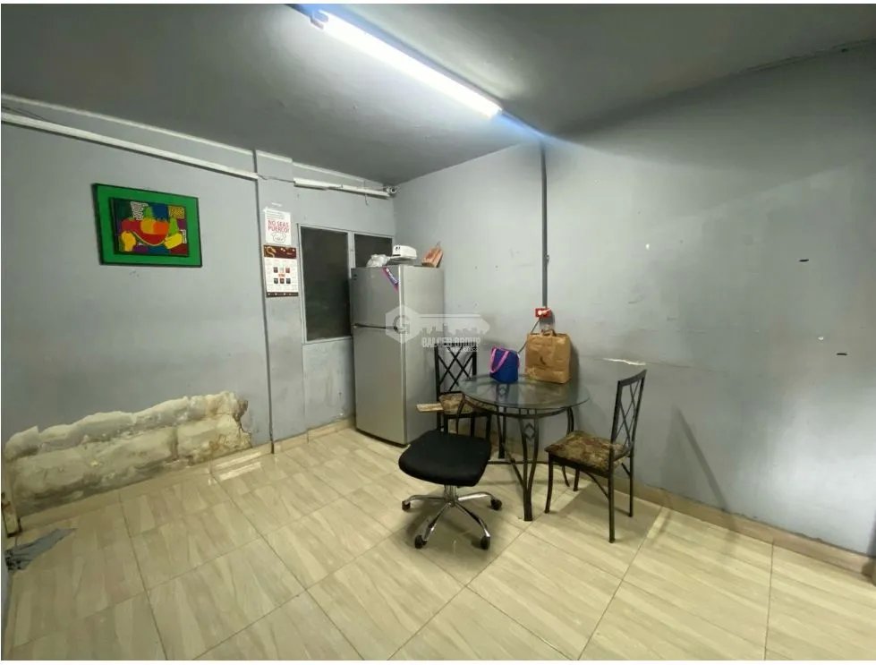 LOCAL COMERCIAL / VIA TRANSISMICA / 576.78M2 / 3 DIVISIONES