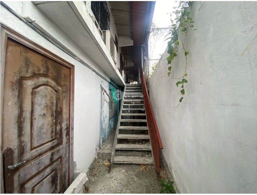 LOCAL COMERCIAL / VIA TRANSISMICA / 576.78M2 / 3 DIVISIONES