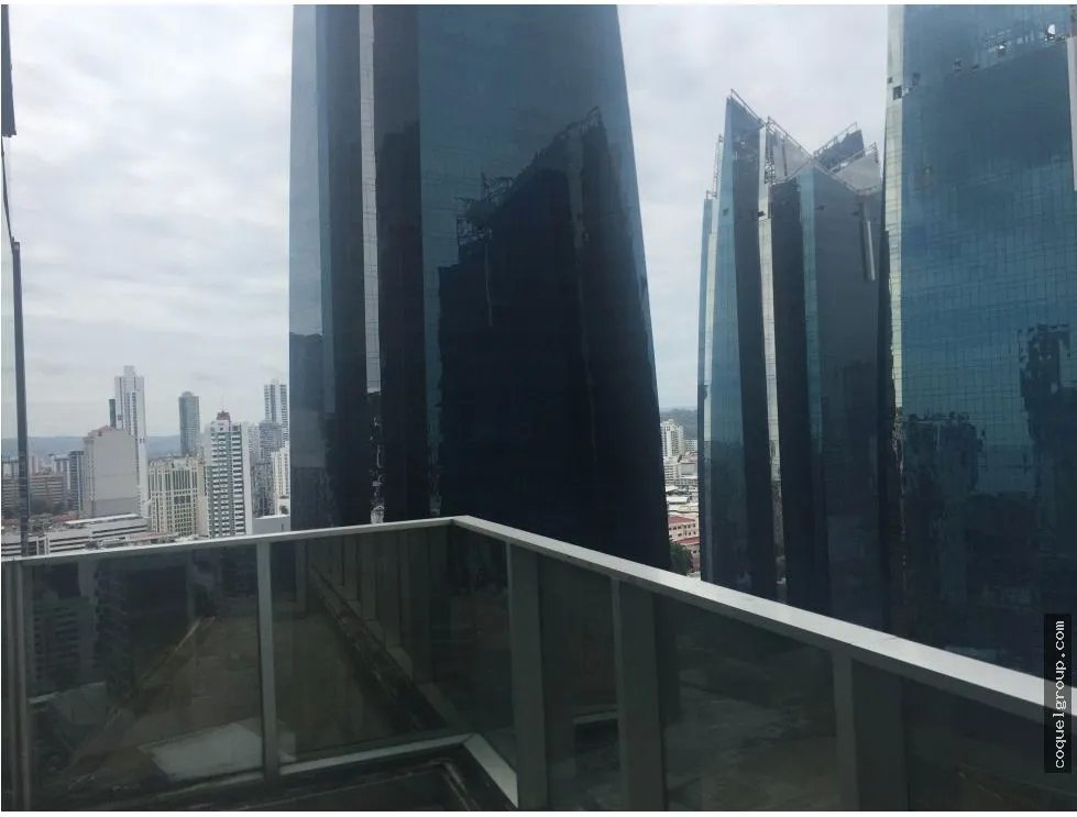 VENTA DE OFICINA EN PH F&F TOWER (EL TORNILLO) 188M2