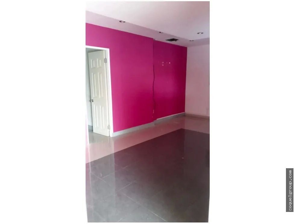 ALQUILO LOCAL COMERCIAL EN OBARRIO PH COMOSA