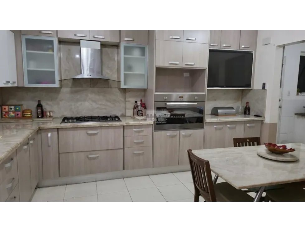 VILLA LUCRE / ALTOS SAN RAFAEL / 661M / 5 HABITACIÓN / 3 PARKING
