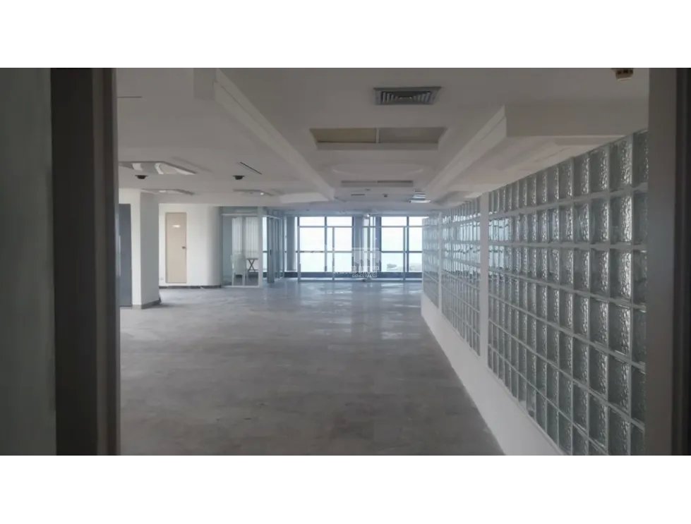 OFICINA / AVE. BALBOA / TORRE BAC / 250M / TIPO LOFT / AIRE A. / VACIA