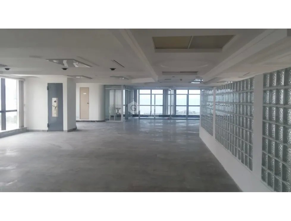 OFICINA / AVE. BALBOA / TORRE BAC / 250M / TIPO LOFT / AIRE A. / VACIA