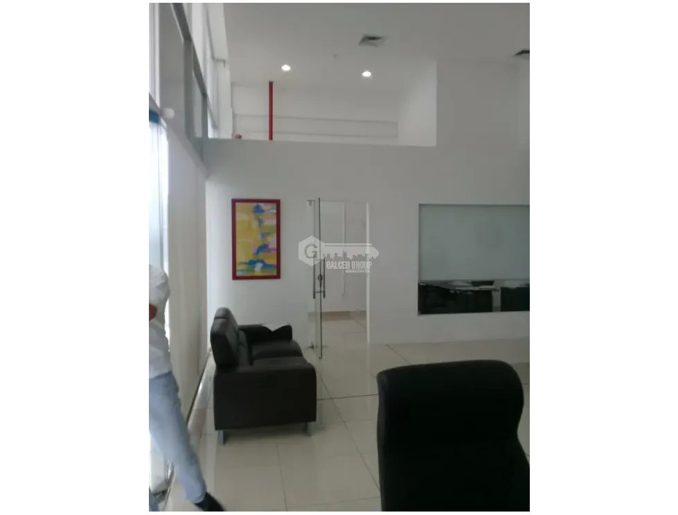 LOCAL / AVE JOSE AGUSTIN ARANGO / 109M2 / PLANTA ALTA / CRYSTAL PLAZA