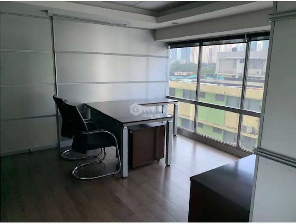 OFICINA / CALLE 50 / TORRE DRESDNER / 325M / DIVISIONES / AMOBLADA