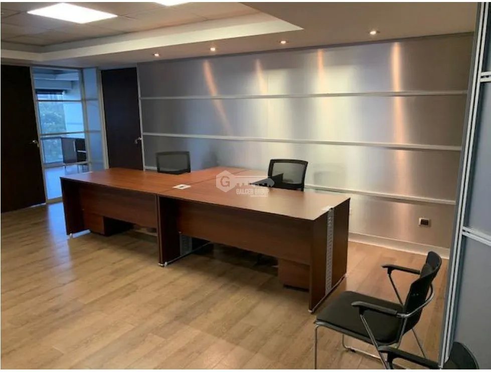 OFICINA / CALLE 50 / TORRE DRESDNER / 325M / DIVISIONES / AMOBLADA