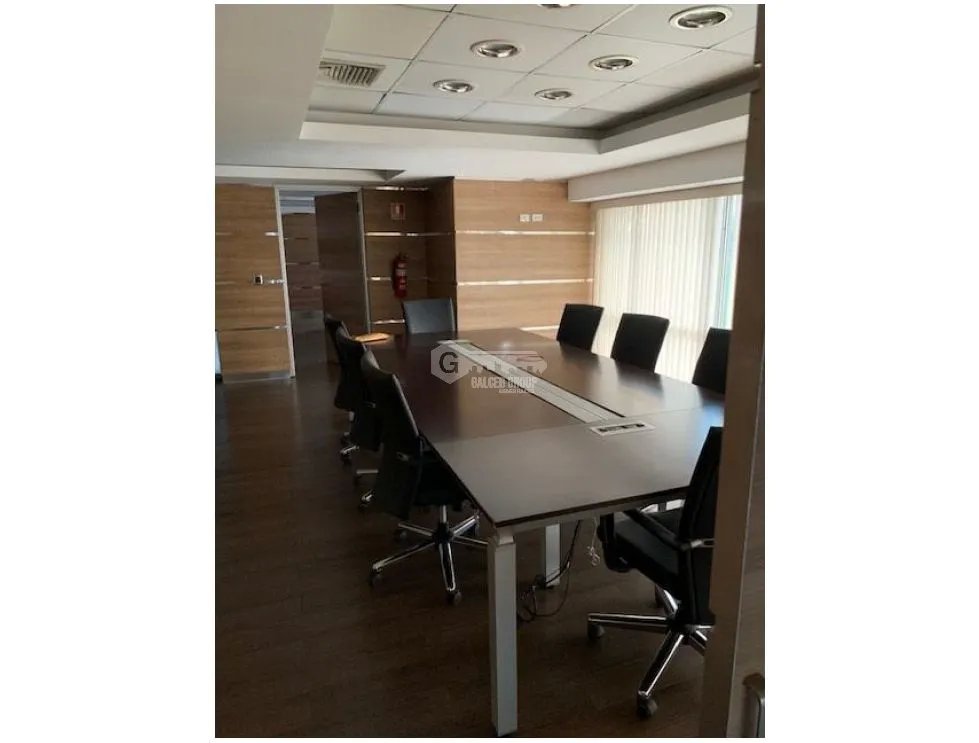 OFICINA / CALLE 50 / TORRE DRESDNER / 325M / DIVISIONES / AMOBLADA