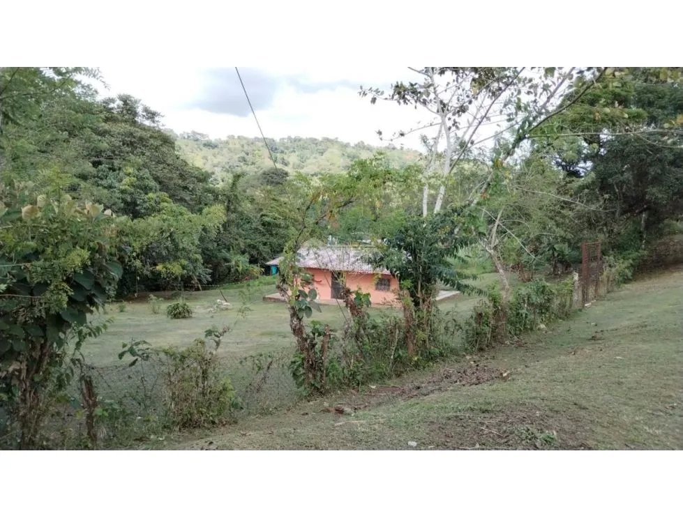 TERRENO / COLON / BUENA VISTA / 16570M / CON 2 CASAS / SOBRE VIA